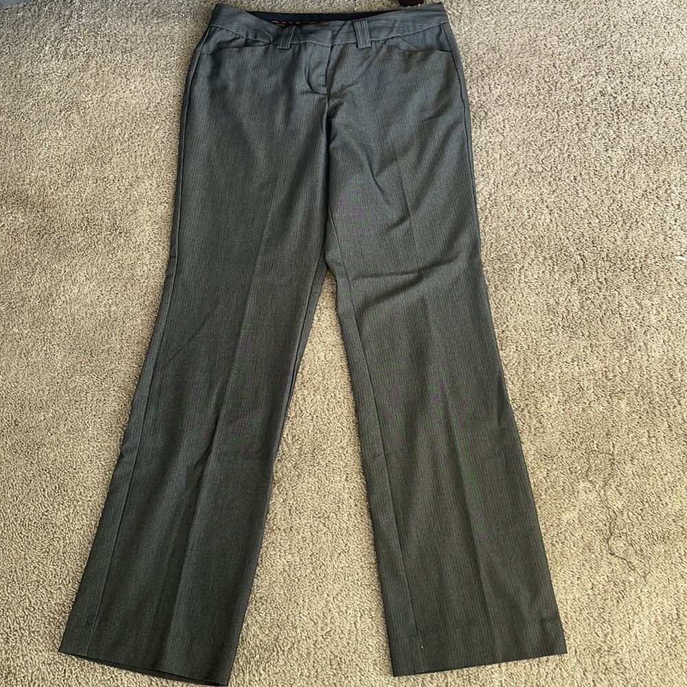 Grey size 6 Express pants.